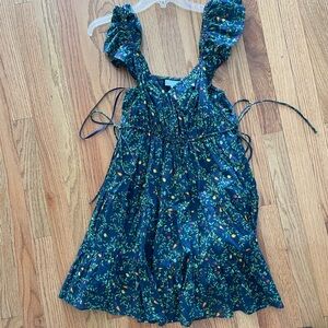 Hillhouse The Lucia Dress is midnight garden, size XS. Excellent condition